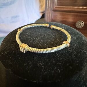 Silver tone vintage bangle bracelet.